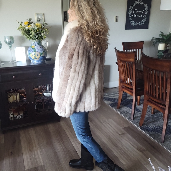 Vintage Fox Fur Coat - Picture 3 of 9